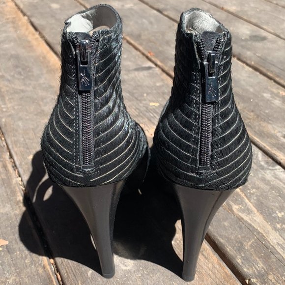 Kenneth Cole Black Zip-up Peep Toe Heels 9.5M - Picture 5 of 9